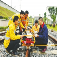 铁道养路机械化应用(铁路小型养路机械操作及保养)